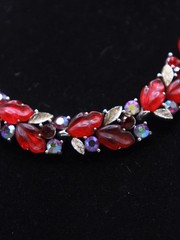 Vintage Lisner Red Oak Leaf Thermoset Rhinestone necklace 16”