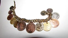 VINTAGE 1950’S FOREIGN COINS 7″ CHARM BRACELET