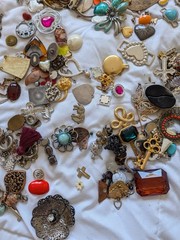 Vintage 1.5 LBS Craft Junk Scrap Jewelry Set Harvest, Repurpose, Salvage