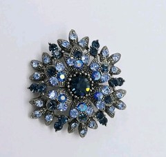 Starburst Flower Brooch Blue Crystals Rhinestone 2 in Vintage Gun Metal 3D