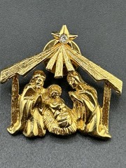 Chistmas Pin/Brooch Lot Avon, Nativity, Reindeers, Faux Pearls, Christmas Trees