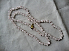 VINTAGE 1970s HAND STRUNG HAND KNOTTED 8mm ROSE QUARTZ 30″ ENDLESS BEAD NECKLACE