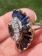 VINTAGE Y. GOLD GENUINE DIAMOND BLUE SAPPHIRE COCKTAIL RING 5.5 BAGUETTE MARQUIS