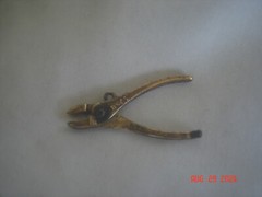 UNIQUE VERY OLD MINIATURE DIECAST WORKING PLIERS / GRIPS CHARM 1 1/8″ Hallmarked