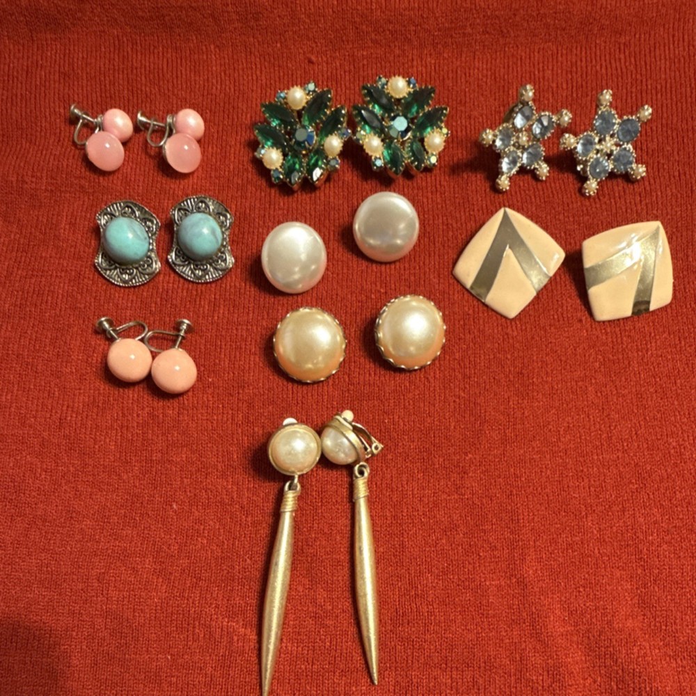 Vintage Jewelry Mixed Lot Earrings Metal Glass Plastic Pearl Multicolor
