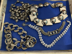 3.4 lb Vintage Costume Jewelry Lot Wear Repair Craft Lisner Napier Trifari Read