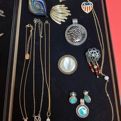 60 Piece Vintage-Now Jewelry Lot Necklaces Bracelets Brooches Earrings