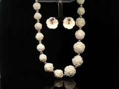 Vintage Carved Rose Bead Necklace & Earrings Set – Ivory Floral Jewelry