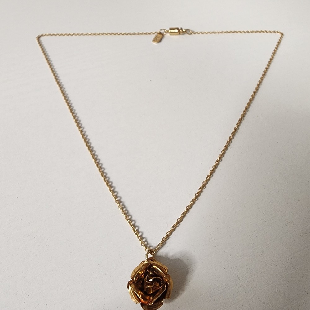 Vintage Lady Remington Signed “LR” Necklace Gold Tone Rose Floral Design Pendant