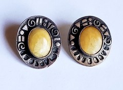Vintage 925 Sterling Silver 1.25 in Stud Earrings With Yellow Natural Oval Stone