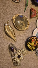 Vintage Brooches Set Mixed Lot Materials Metal Wood Plastic Gold Tone