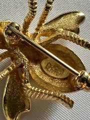 Small Vintage Joan Rivers Pave Clear Crystal Rhinestone Queen Bee Pin Brooch W2