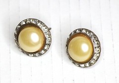 Vntg Clip-on Earrings Round Pearl Jelly Belly Center Rhinestones Costume Jewelry
