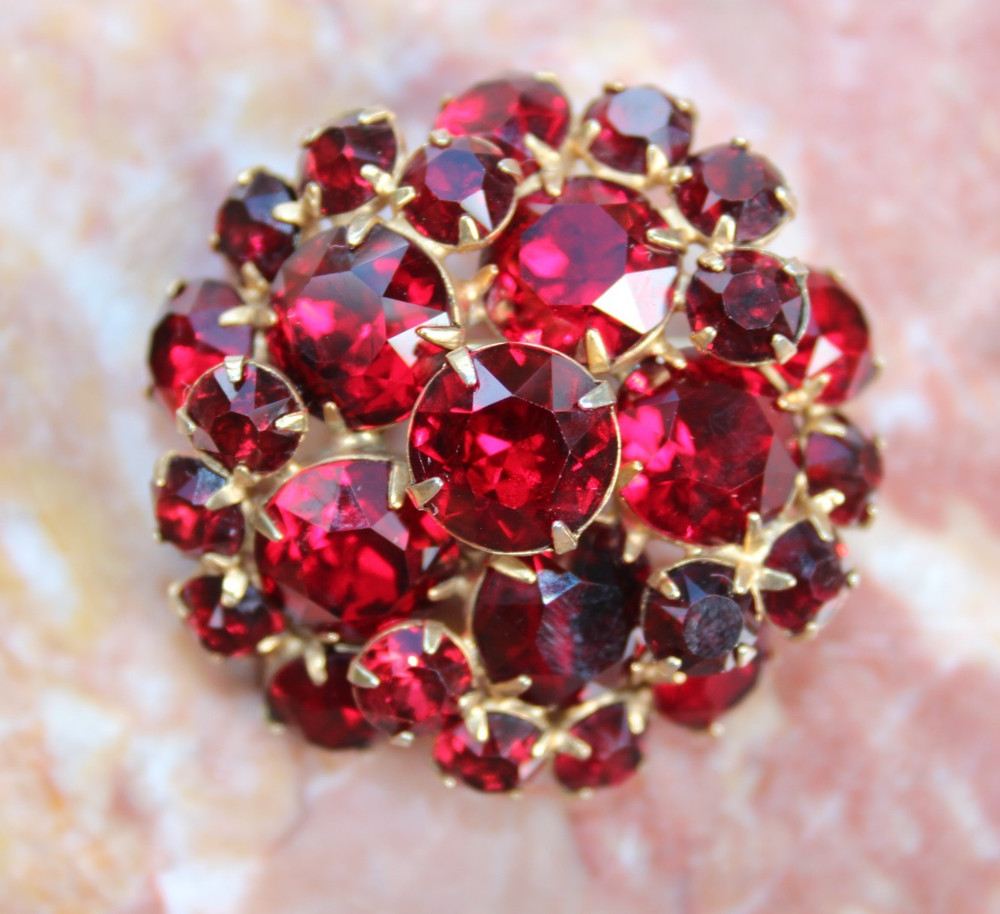 Vintage Signed EISENBERG Red Rhinestone Tiered Dome Brooch Pin 1940s 1950s MCM