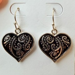 Y2K Vintage Bali Silver Tone Heart Filigree Dangle Earrings 1-1/8″ Nickel Free