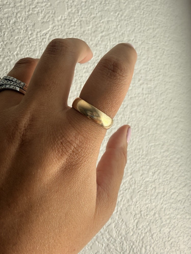 vintage solid 14K gold band 6mm Wide 8.6 Grams size 10.5