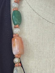 VINTAGE 4.3OZ HEAVY SILK KNOTTED MULTI GEMSTONE AGATE BEGGAR BEADS NECKLACE.