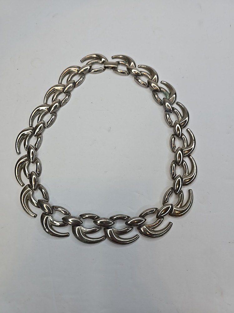 Vintage WM Necklace Silver Tone Decorative Oval Link Marked 17 Inch