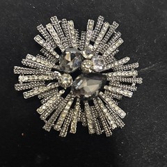 PIN BROOCH Dark GRAY Stones in SILVER SUNBURST