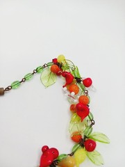 READ Vintage Italian Glass Fruit red bird leaf Salad cardinal green Necklace