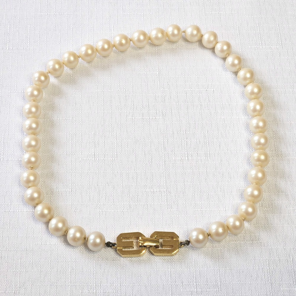 GIVENCHY PARIS NEW YORK 1977 Pearl Choker Necklace
