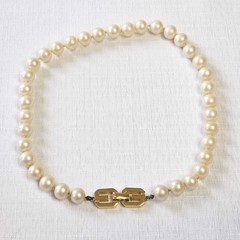 GIVENCHY PARIS NEW YORK 1977 Pearl Choker Necklace