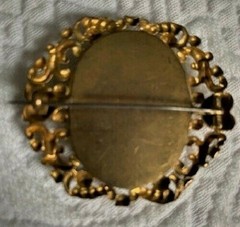 VINTAGE EARLY MALACHITE AND GOLD METAL RUSSIAN LARGE BROOCH