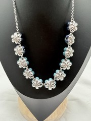 20″ Ann Taylor Factory Flower plastic Stone Statement Necklace