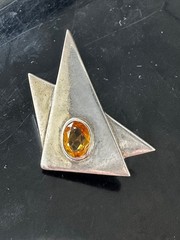 VINTAGE LES BERNARD STERLING SILVER & AMBER STONE GEOMETRIC PIERCED EARRINGS