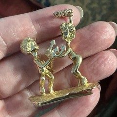 Solid 14k Gold William Ruser “The Two Angels” Brooch Fur Clip 30g Ruby Sapphire