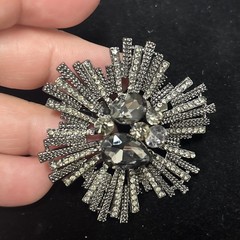 PIN BROOCH Dark GRAY Stones in SILVER SUNBURST