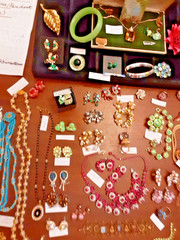 Vtg Costume Jewelry lot W/Gold,Silver , Weiss,krementz,Haskell,Hobe &Rhinestones