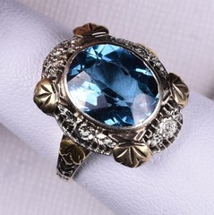 Vintage 14K White Gold Filigree Ring Yellow Gold Leaves Synthetic Spinel Size 7