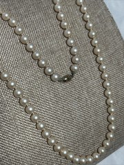 Vintage 90s MONET Signed classic Simulated pearl Necklace VTG 23” ~5mm Gold Tone
