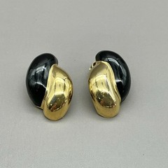 Carolee Vintage Earrings Black Enamel Gold Tone Sculptural Clip On Statement
