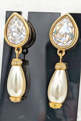 Vintage SWAROVSKI Earrings Crystal Pearl Drop Gold Tone