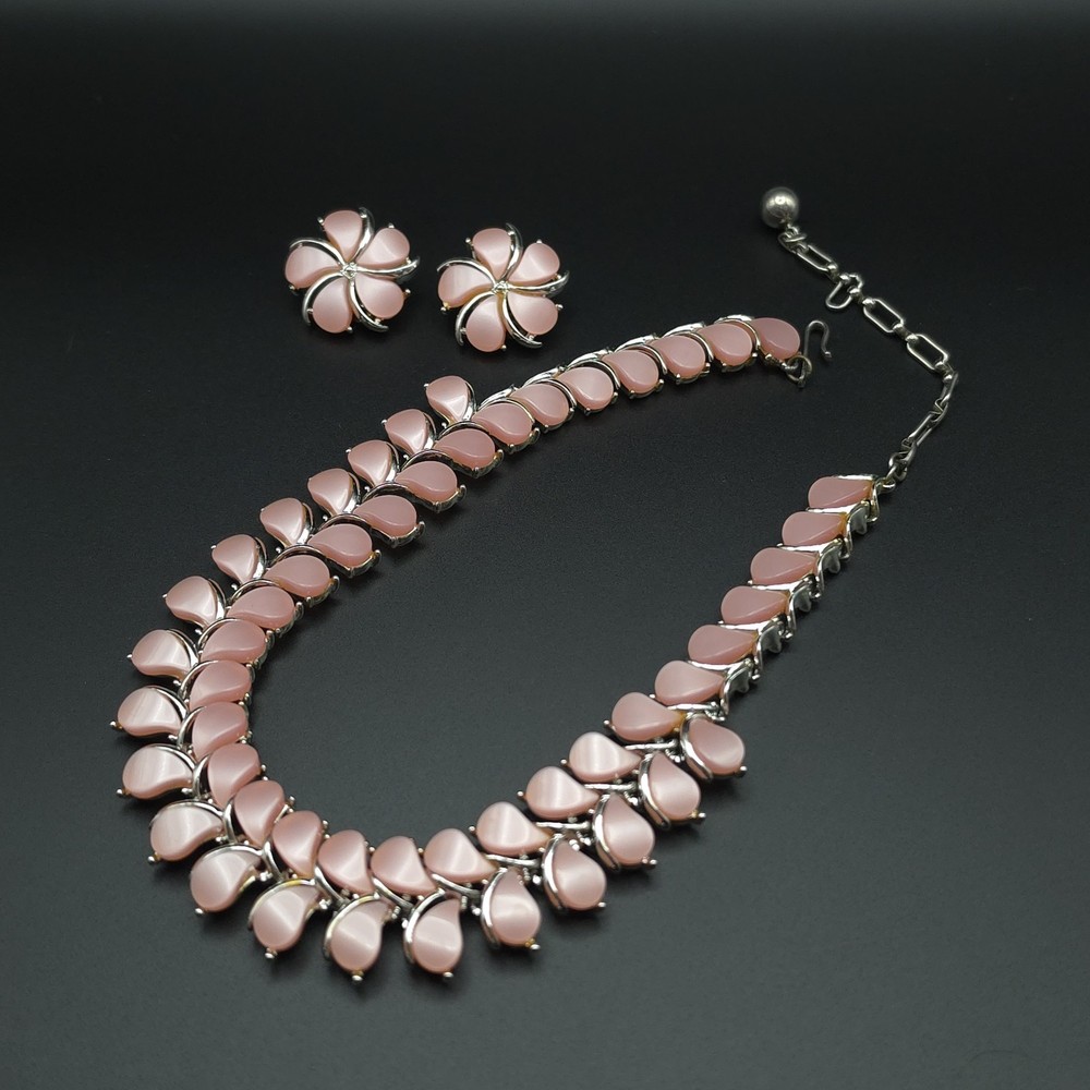 Vintage Kramer Pink Moonglow Thermoset Lucite Necklace Clip Earrings Demi Parure