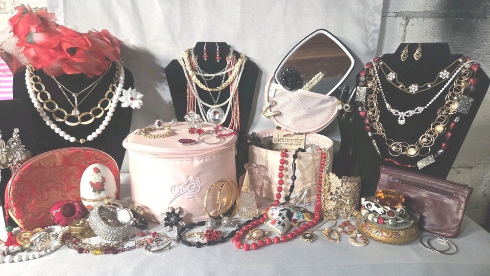 Grandma’s Estate; Jewelry, Trinkets, & Vtg, Fun, Floral Inspired Junk! #171