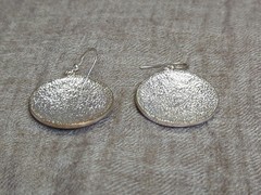 Vintage Red Off White Black Enamel Inlay Round Dangle Earrings Silvertone
