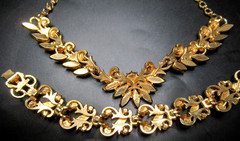FLORENZA Beautiful Green Rhinestone Faux Pearl Necklace Bracelet Set
