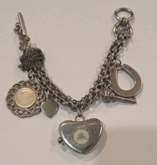 Vintage Jennifer Lopez J Lo Stainless Charm Bracelet 8″ I#191a