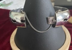 Taxco Mexico – 925 Sterling Bangle Bracelet w/Bull, Toreador, Picador 2-1/4″ Med