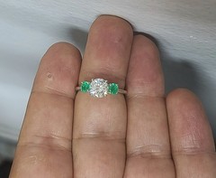 14K White Gold Engagement Ring 1.62CT.Natural Round Cut Diamond Green Emerald