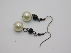 A836-VINTAGE PIERCED EARRINGS~FAUX PEARLS~1.5″ DROP