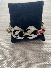 RARE: Vintage Ladybug White Enamel Gold Tone 1960 JOLLE Fashion Bracelet