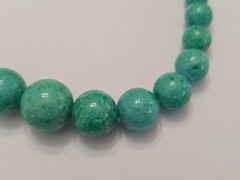 Vintage Green Peking Glass Graduated Beaded Necklace 16″