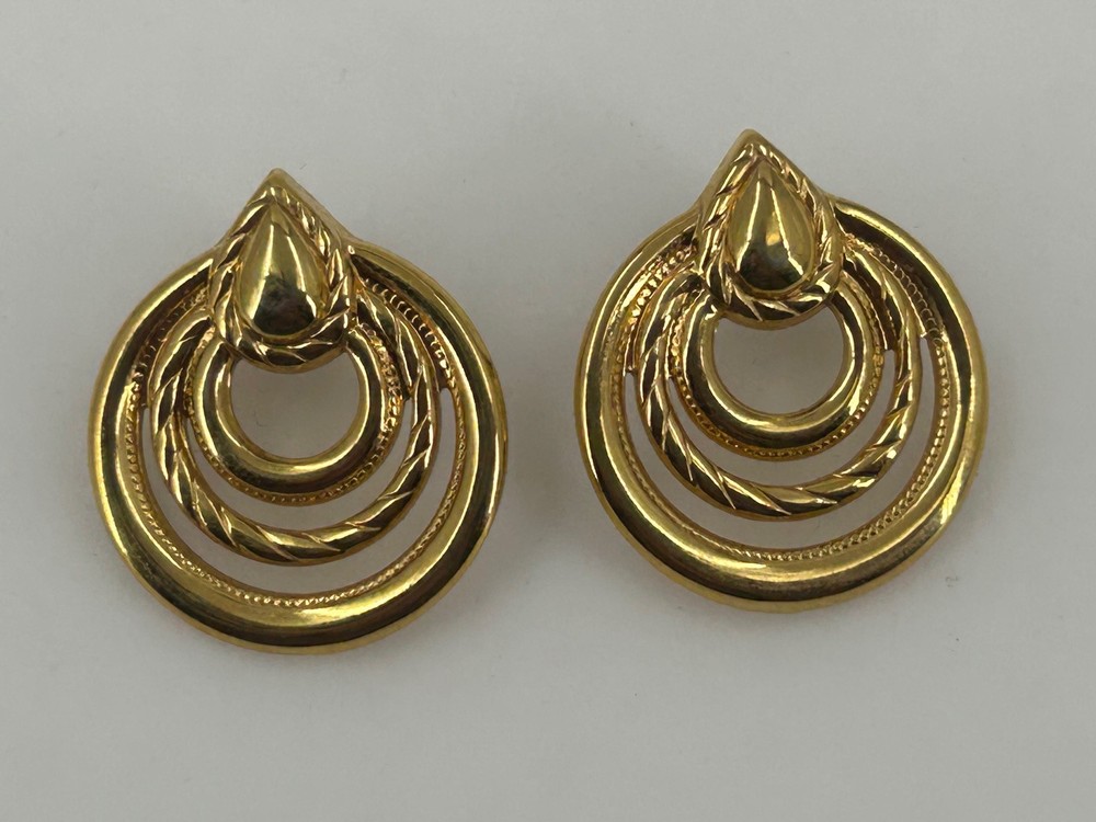 Vintage Gold Tone Post Earrings 1″ Concentric Ring Teardrop Textured
