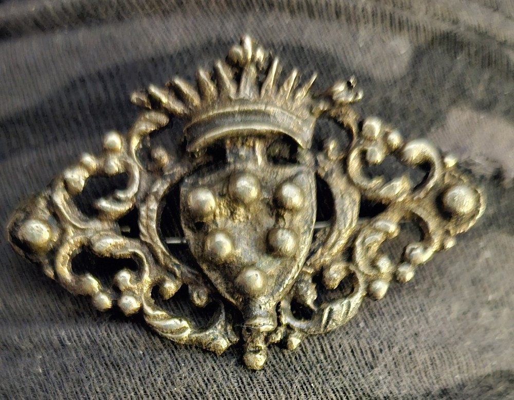 Medici Crest Cast Brass Brooch Antique “C” Clasp Possibly Only One In Existence
