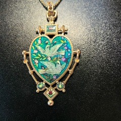 Vintage European Heart Green Bird Pendant Necklace Gold Victorian Jewelry Gift