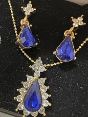 Vintage NIB Avon Gold Tone Birthstone Teardrop Gift Set Faux Sapphire September